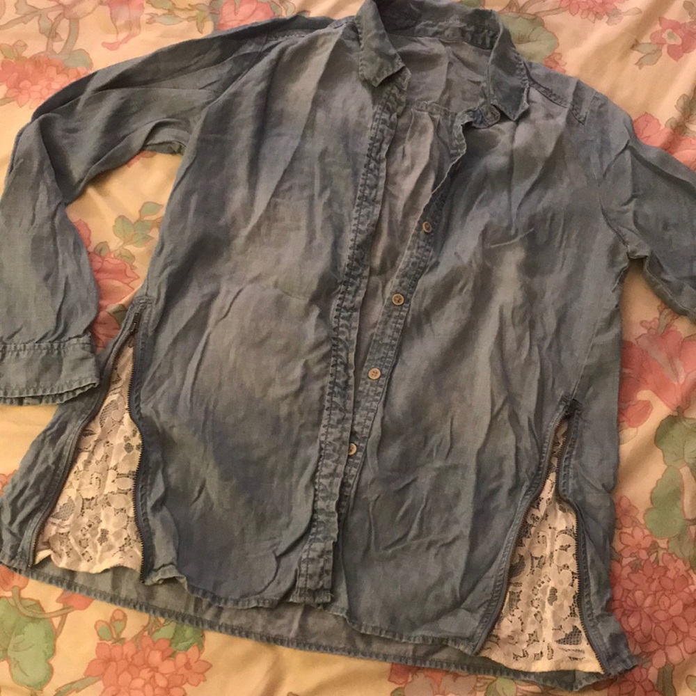 Button down - Picture 3 of 3